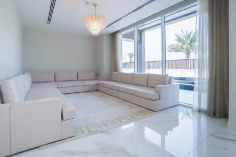 7 غرفة نوم  فيلا في Emirates Hills, الإمارات العربية المتحدة رقم 8609 5