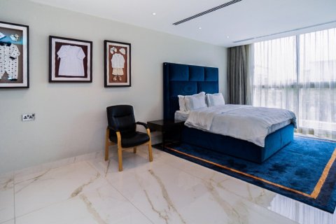 7 غرفة نوم  فيلا في Emirates Hills, الإمارات العربية المتحدة رقم 8609 14