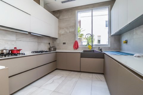 7 غرفة نوم  فيلا في Emirates Hills, الإمارات العربية المتحدة رقم 8609 6