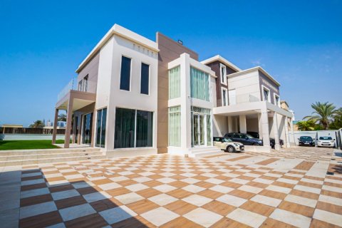 7 غرفة نوم  فيلا في Emirates Hills, الإمارات العربية المتحدة رقم 8609 30