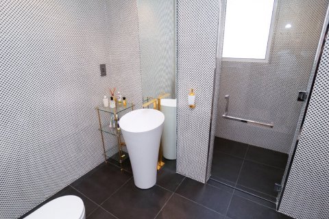 7 غرفة نوم  فيلا في Emirates Hills, الإمارات العربية المتحدة رقم 8609 27