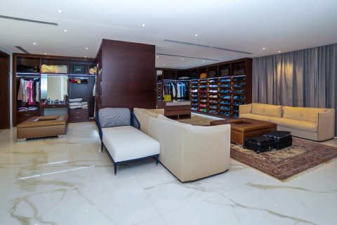 7 غرفة نوم  فيلا في Emirates Hills, الإمارات العربية المتحدة رقم 8609 17