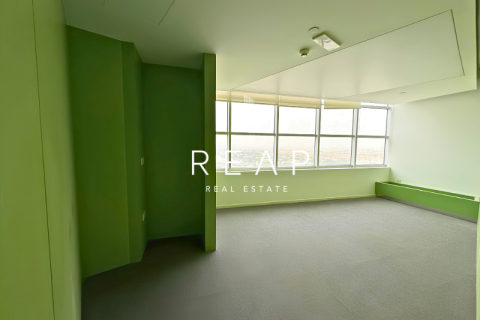 163.2m² Office in Mazaya Business Avenue, UAE No. 28978