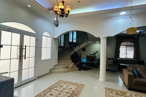 6 bedrooms Villa in Galali, Bahrain No. 59383 5
