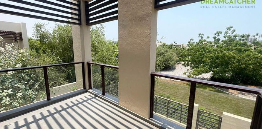 3 bedrooms Villa in Mina Al Arab, UAE No. 31895