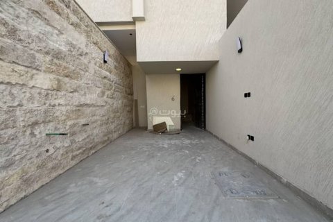 5 bedrooms Apartment in Riyadh, Saudi Arabia No. 69163