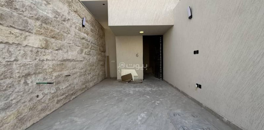 5 bedrooms Apartment in Riyadh, Saudi Arabia No. 69163