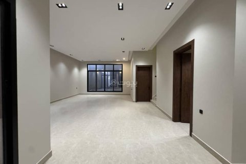 4 bedrooms Villa in Riyadh, Saudi Arabia No. 69164 13