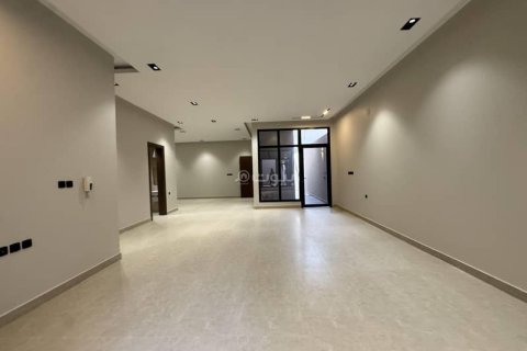 4 bedrooms Villa in Riyadh, Saudi Arabia No. 69164 16
