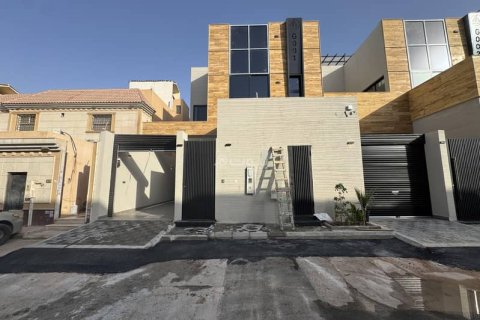 4 bedrooms Villa in Riyadh, Saudi Arabia No. 69164 10