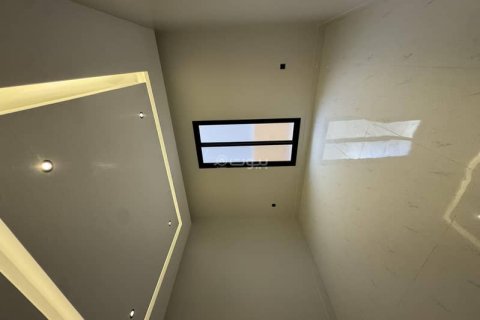 Villa de 5 dormitorios en Riyadh, Saudi Arabia No. 69165 3