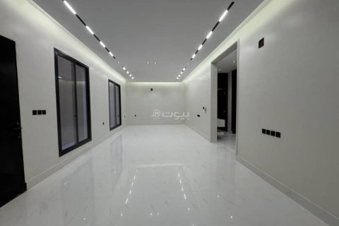 Villa de 5 dormitorios en Riyadh, Saudi Arabia No. 69165 13