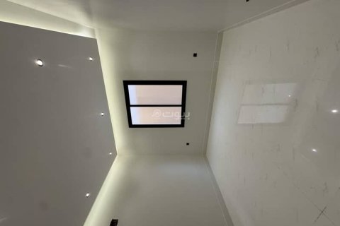 5 bedrooms Villa in Riyadh, Saudi Arabia No. 69165