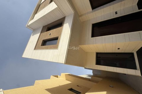 Villa de 5 dormitorios en Riyadh, Saudi Arabia No. 69165 6