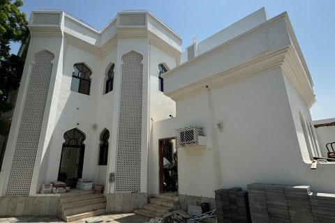 5 bedrooms Villa in Muscat, Oman No. 61434