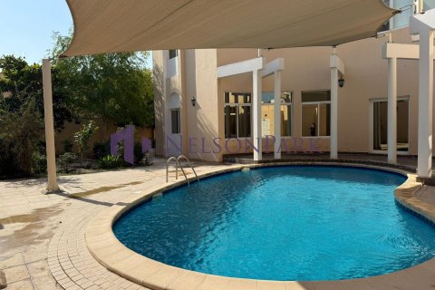 Villa de 6 chambres à Doha, Qatar No. 58314 3