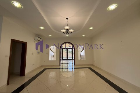 Villa de 6 chambres à Doha, Qatar No. 58314 10