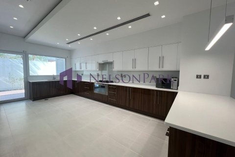 Villa de 5 dormitorios en Doha, Qatar No. 58313 8