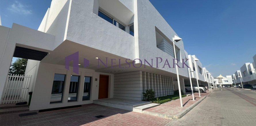 Villa de 5 dormitorios en Doha, Qatar No. 58313