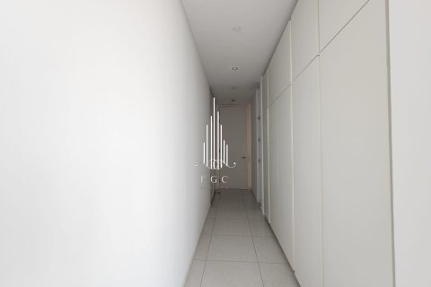 Apartment de 4 dormitorios en Corniche Road, UAE No. 34489 16