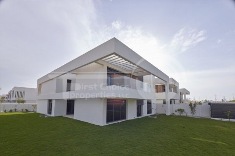 5 bedrooms Villa on the Yas Island, UAE No. 12211