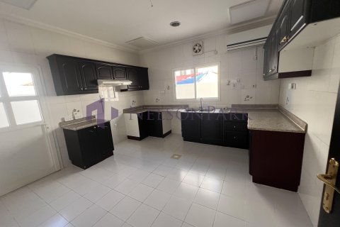 Villa de 5 dormitorios en Doha, Qatar No. 61006 11