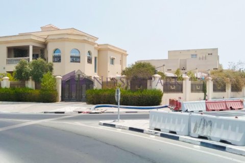 7 bedrooms Villa in Doha, Qatar No. 60803
