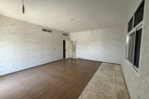 Villa de 4 dormitorios en Khalifa City, UAE No. 37503 17