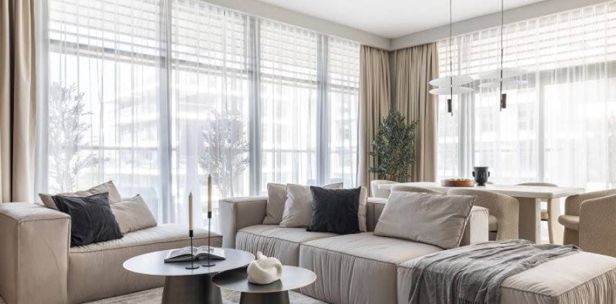 3 bedrooms Apartment in Dubai, UAE No. 48061