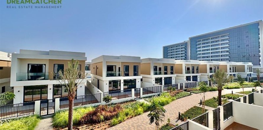 3 bedrooms Townhouse in Mina Al Arab, UAE No. 75649