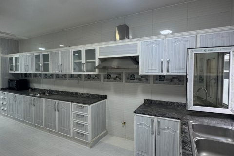 4 bedrooms Villa in As Sib, Oman No. 62654 12