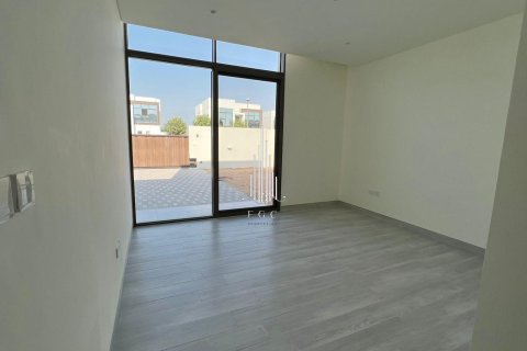 4 bedrooms Villa in Abu Dhabi, UAE No. 37694 9