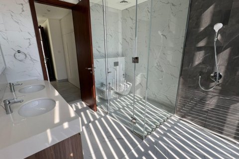4 bedrooms Villa in Abu Dhabi, UAE No. 37694 18