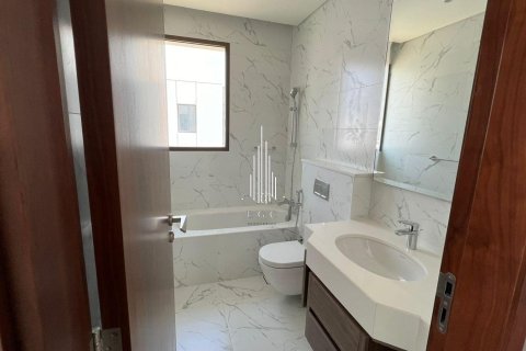 4 bedrooms Villa in Abu Dhabi, UAE No. 37694 16