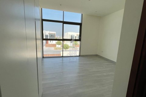 4 bedrooms Villa in Abu Dhabi, UAE No. 37694 5