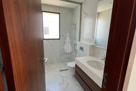 4 bedrooms Villa in Abu Dhabi, UAE No. 37694 17