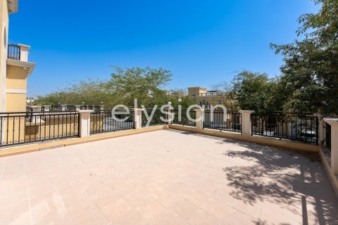 Вилла с 4 спальнями в Legacy Nova Villas, ОАЭ №64775 11