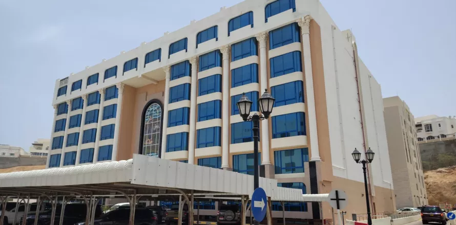 Commercial property de à Al Qurm, Oman No. 104847