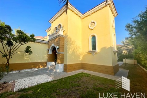 3 bedrooms Villa in Legacy, UAE No. 9443 5