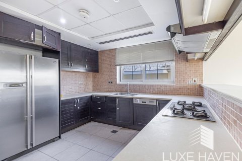 3 bedrooms Villa in Legacy, UAE No. 9443 15