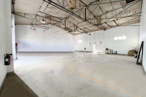 1021.9m² Commercial property in Al Quoz, UAE No. 22003