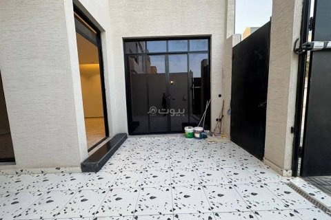 Villa de 4 chambres à Riyadh, Saudi Arabia No. 62784 6