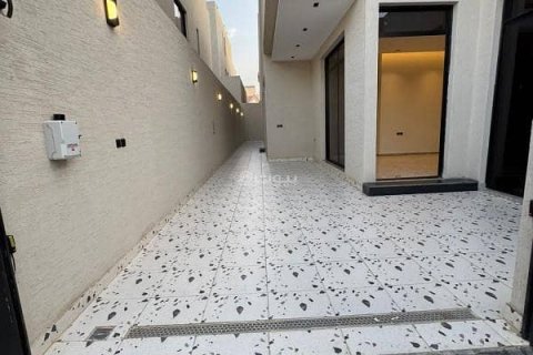 Villa de 4 chambres à Riyadh, Saudi Arabia No. 62784 4