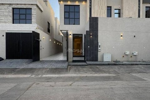Villa de 4 dormitorios en Riyadh, Saudi Arabia No. 62784