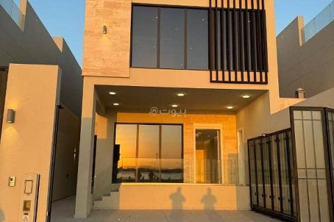 6 bedrooms Villa in Khobar, Saudi Arabia No. 60397