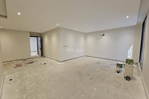 6 bedrooms Villa in Riyadh, Saudi Arabia No. 60395 10
