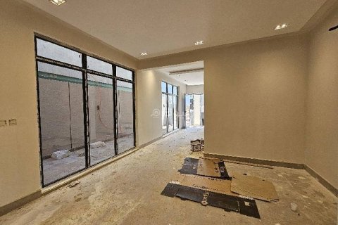 6 bedrooms Villa in Riyadh, Saudi Arabia No. 60395 5