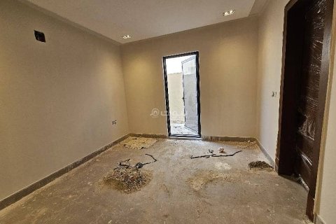 6 bedrooms Villa in Riyadh, Saudi Arabia No. 60395 16