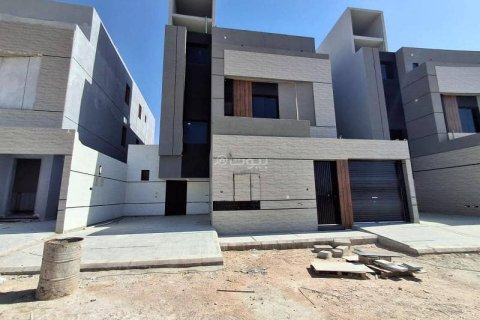 4 bedrooms Apartment in Riyadh, Saudi Arabia No. 60396