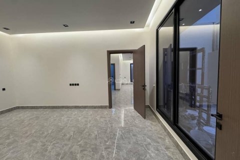 5 bedrooms Villa in Riyadh, Saudi Arabia No. 59897 15